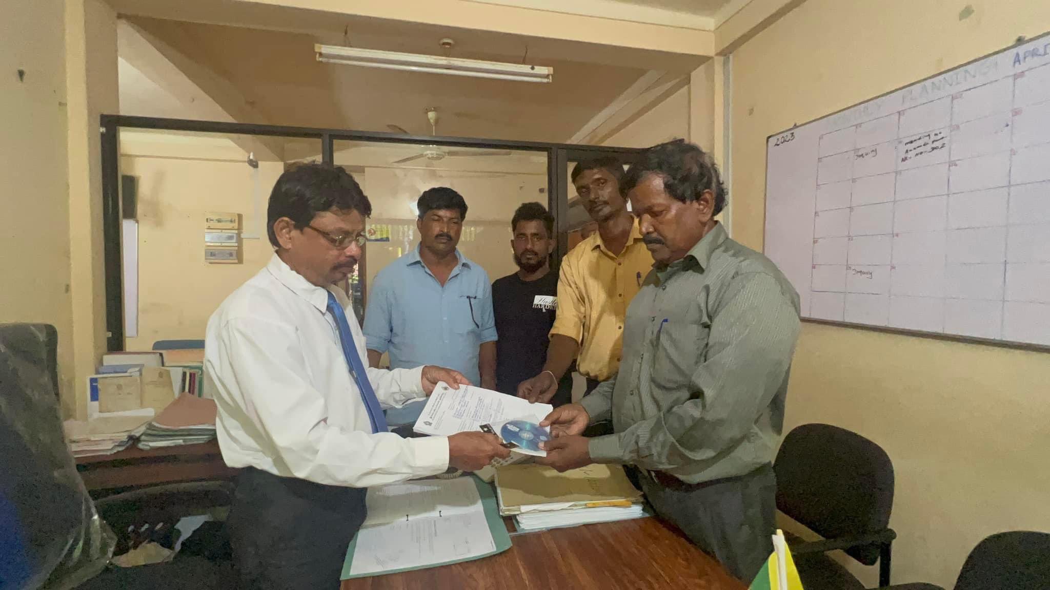 Ravikaran and group at HRC Vavuniya